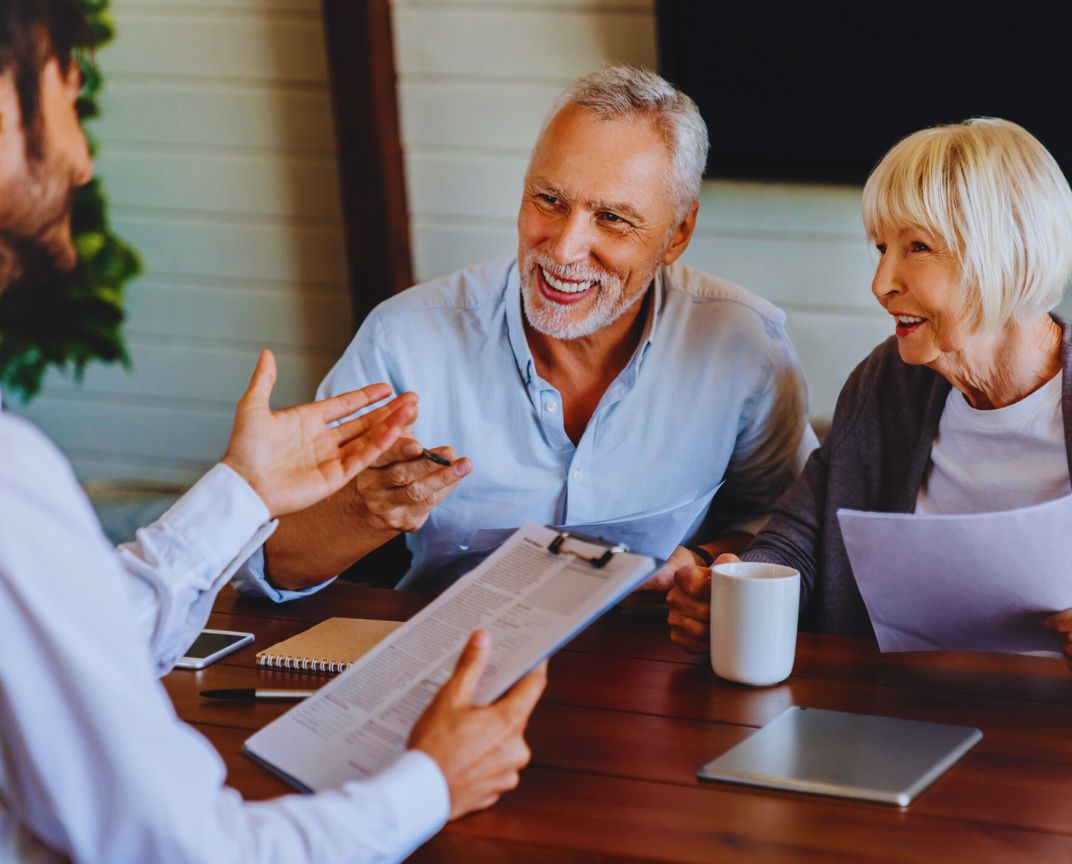 Financial Adviser South East Melbourne – friendly discussion about Centrelink options